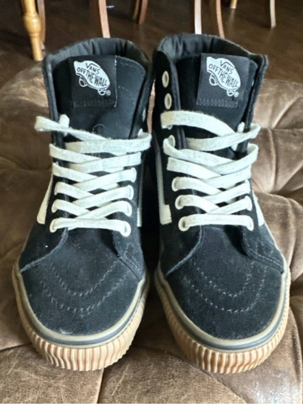 Vans SK8-HI BlackSkate Shoes with Gum Sole
